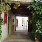 Ξενοδοχείο Albucasis 2*