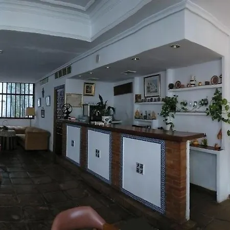 מלון Albucasis 2*