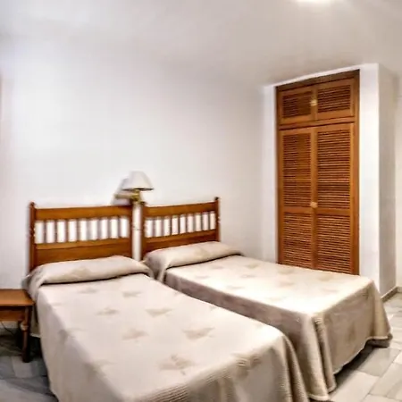 Hotel Albucasis 2*