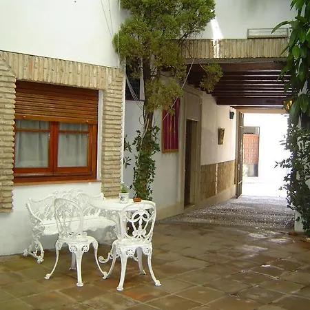 Albucasis Hotell