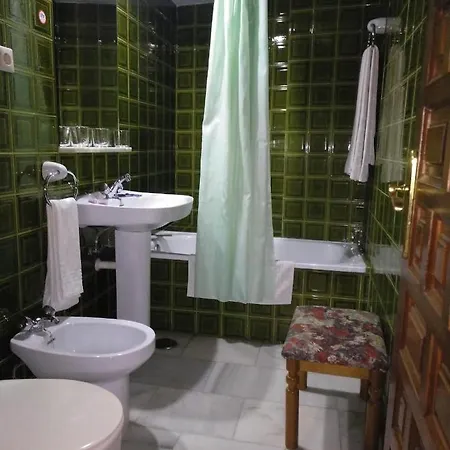 Albucasis Hotell 2*